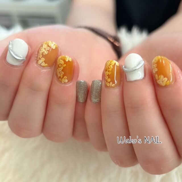 🧡

キンモクセイネイル💅✨

いつもありがとうございます♪
また今月お待ちしてます❤️

✤ • • • · ·· · • • • ✤ • • • · ·· · • • • ✤ • • • · ·· · • • • ✤

◯Wako's NAIL◯

【店休日】
　水曜日・不定休

【営業時間】
　10:00〜18:00

【アクセス】

千葉県船橋市金杉5丁目（詳細は予約確定時に配信されます）
　新京成電鉄　滝不動駅　徒歩15分
　新京成バス　金杉台団地入口　徒歩3秒

#秋ネイル #キンモクセイネイル #リングネイル #おまかせネイル #手描きアート #船橋市ネイルサロン #金杉ネイルサロンwakosnail #大人可愛いネイル #大人上品ネイル #大人綺麗ネイル #定額ネイル #滝不動駅 #フィルイン　#金杉台団地